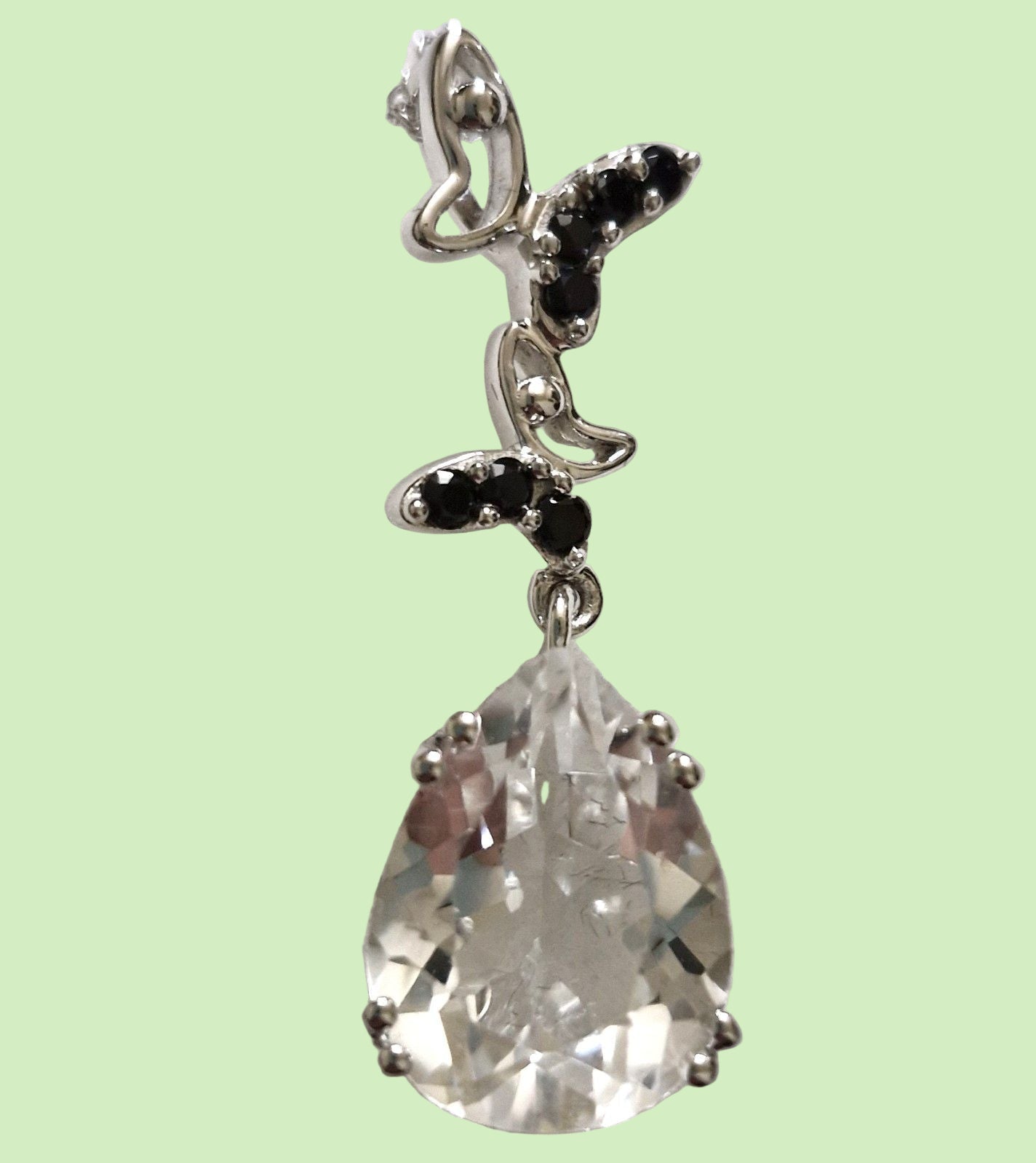 Eye Catching 7.2carat Quartz and 0.32 ctw Spinel Pendant Necklace in Rhodium Plated Sterling Silver