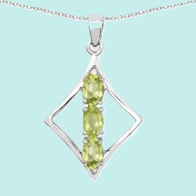 94. Sterling Silver 1.35CTW Peridot designer Necklace size 18